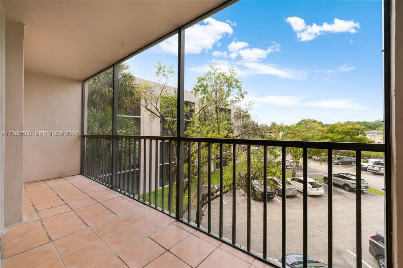 8520 SW 133rd Ave Rd, Unit 323, Miami, FL 33183 Photo