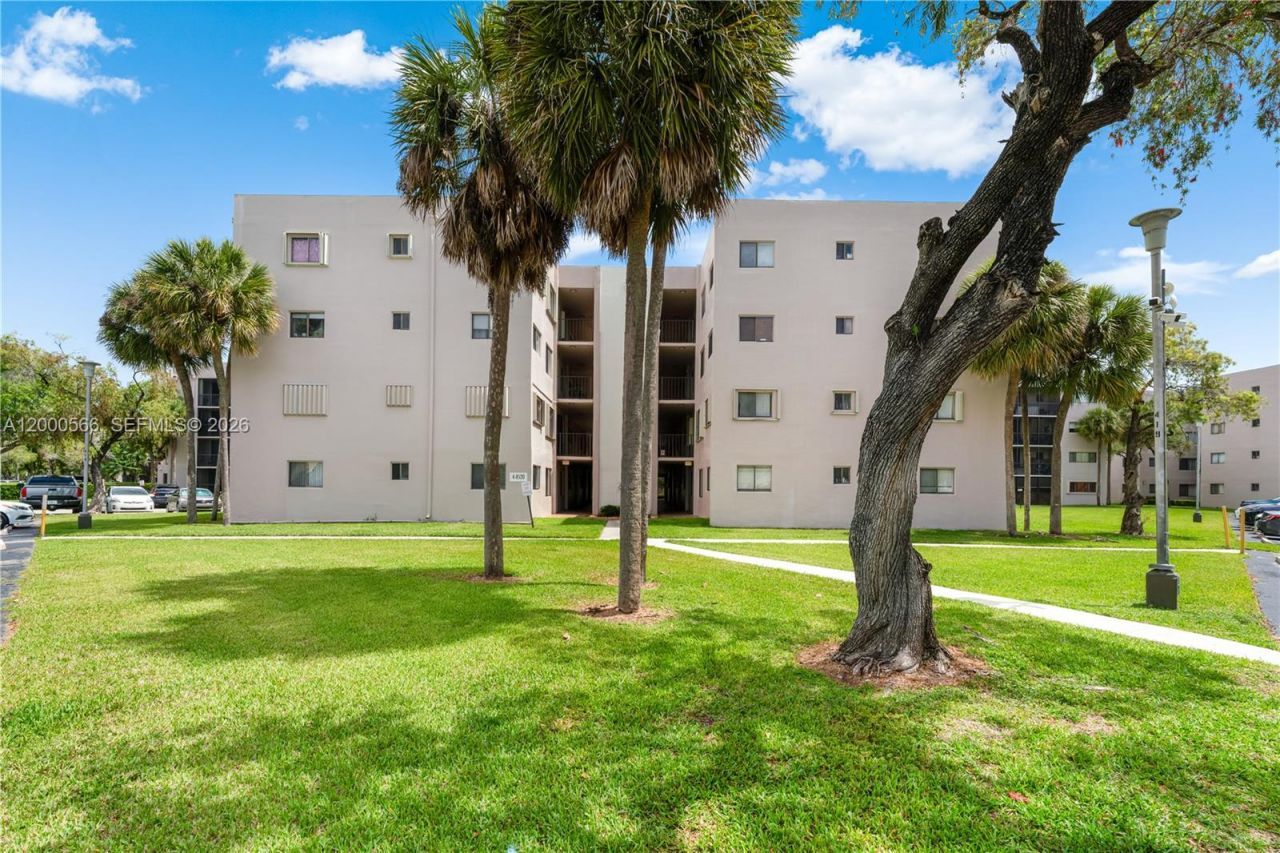 8520 SW 133rd Ave Rd, Unit 323, Miami, FL 33183 Photo