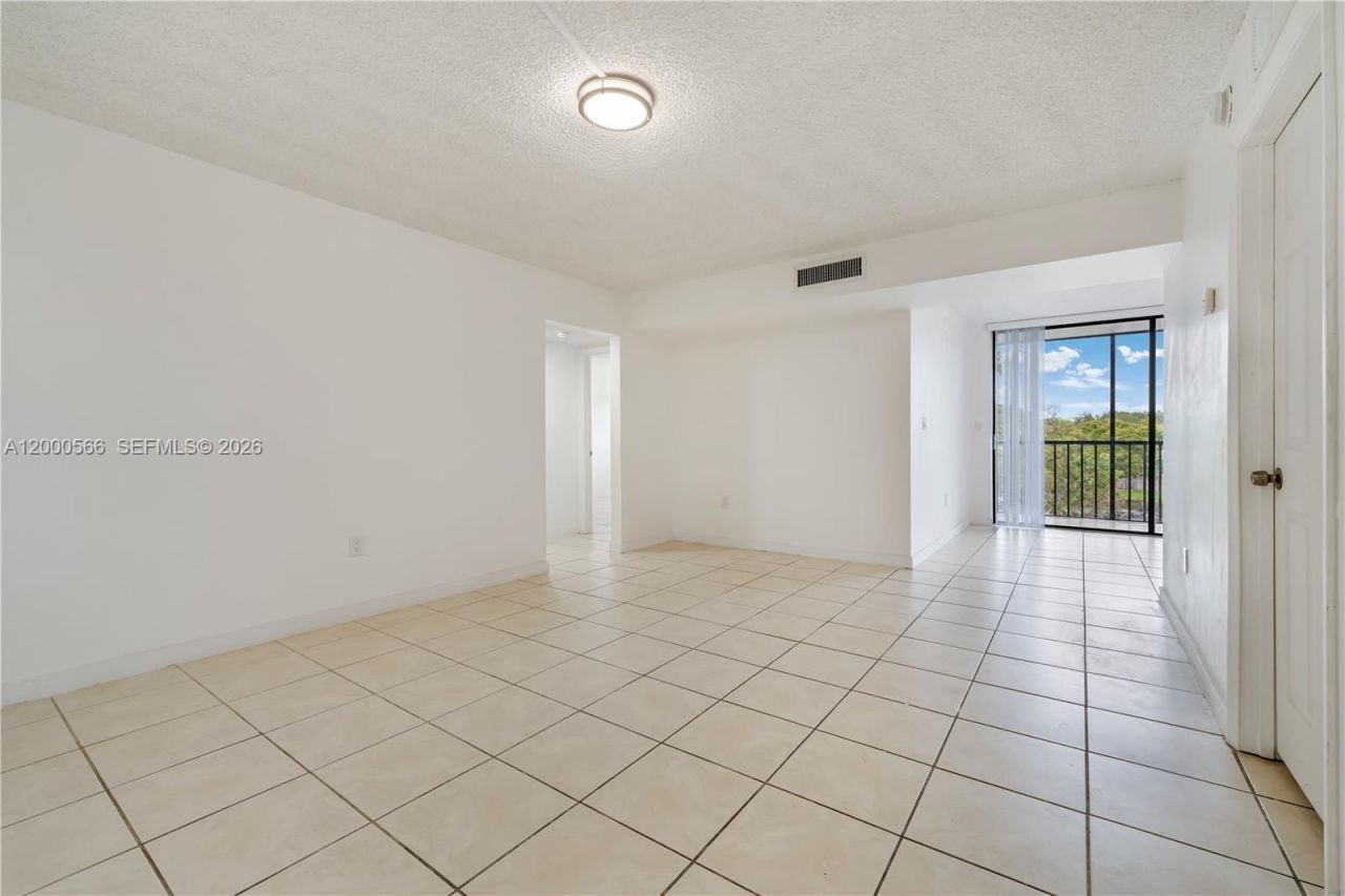 8520 SW 133rd Ave Rd, Unit 323, Miami, FL 33183 Photo