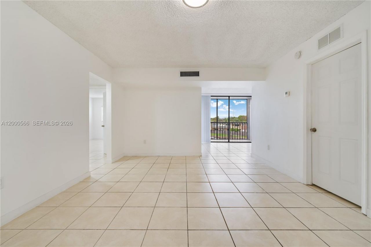 8520 SW 133rd Ave Rd, Unit 323, Miami, FL 33183 Photo