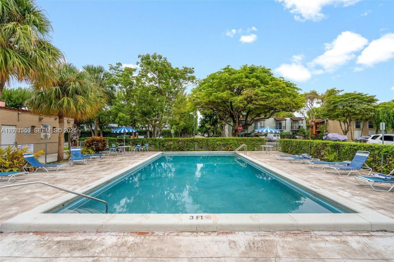 10834 N Kendall Dr, Unit X13, Miami, FL 33176 Photo