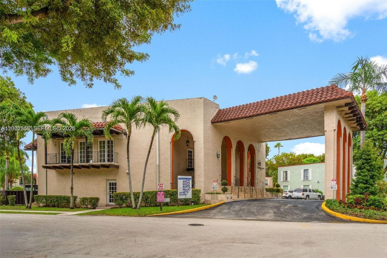 10834 N Kendall Dr, Unit X13, Miami, FL 33176 Photo