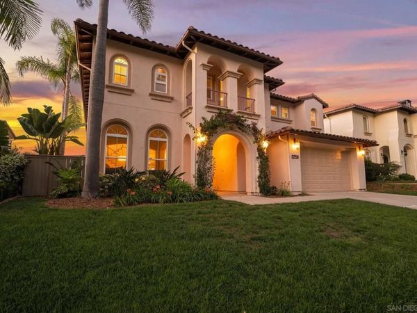 2914 Carrillo Way, Carlsbad, CA 92009