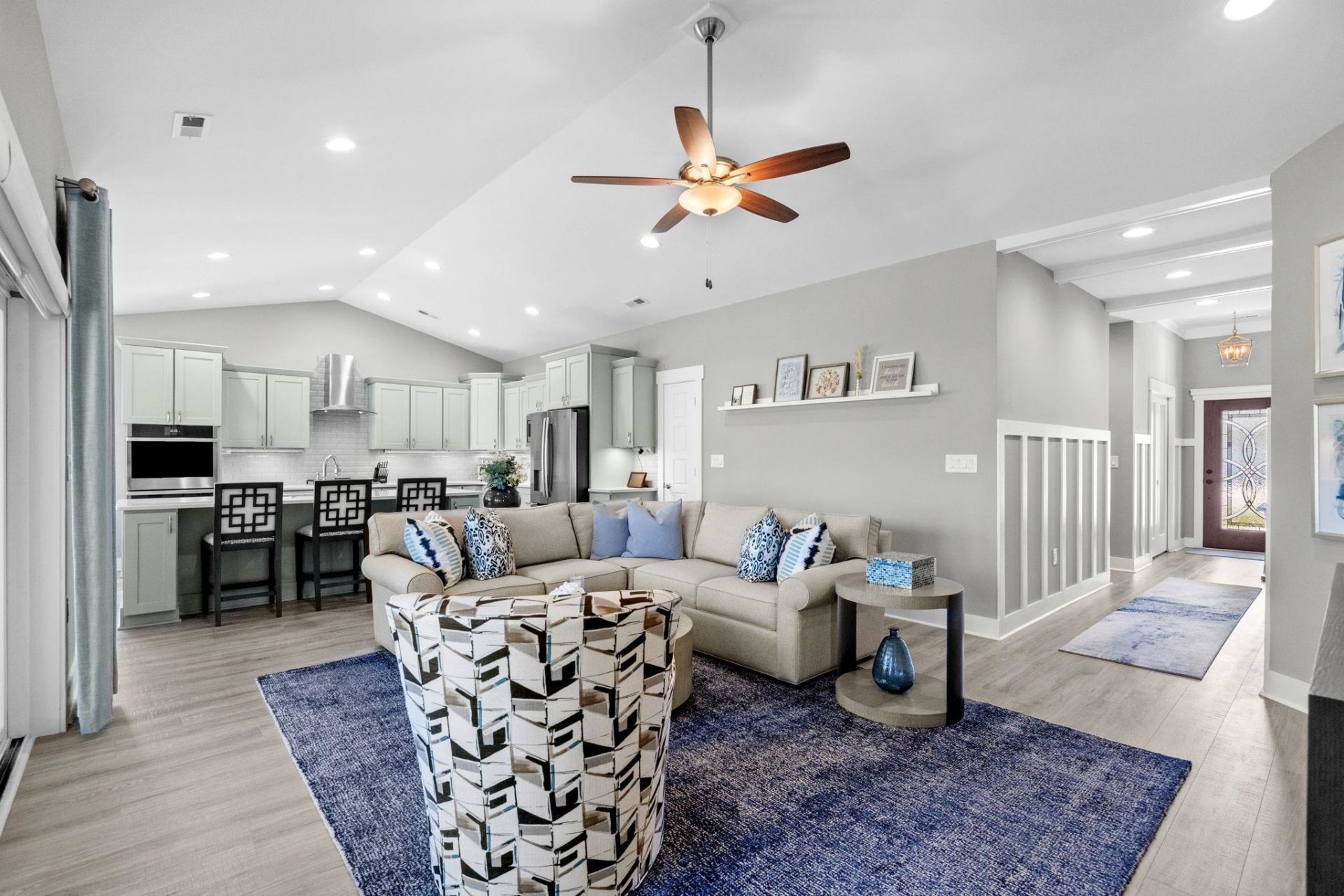 733 Jade Dr. Photo 10