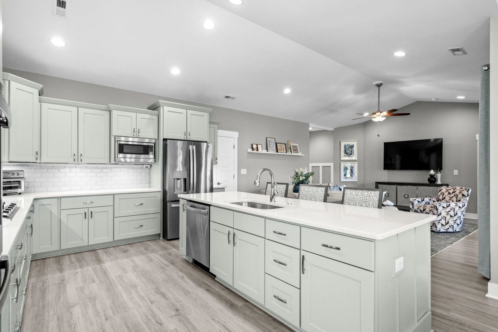 733 Jade Dr. Photo 15