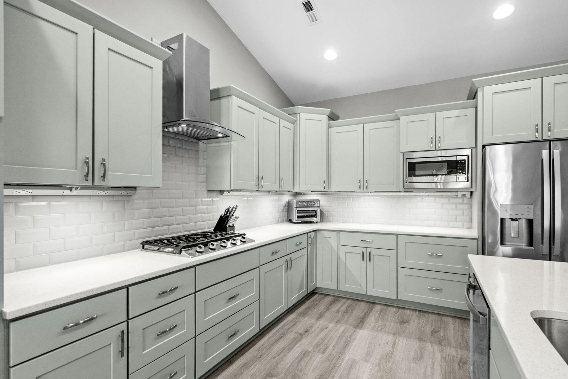 733 Jade Dr. Photo 17