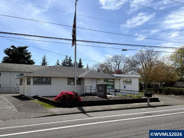 12440 NE Halsey St, Portland, OR 97230