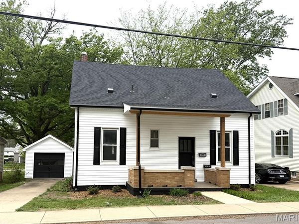 403 S Market Street , Waterloo, IL 62298