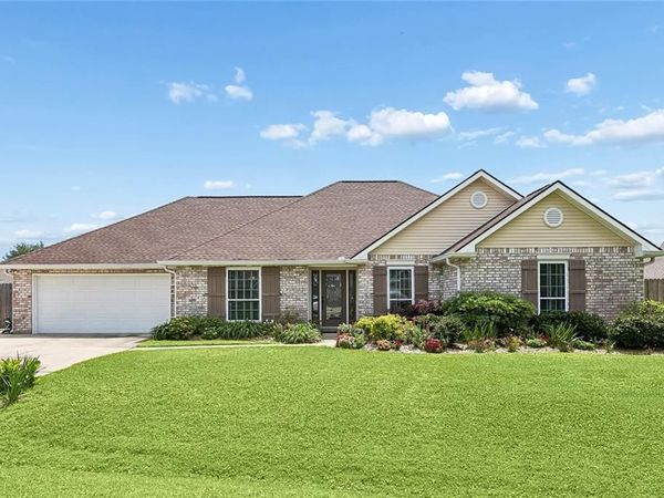 135 MAGNOLIA Court, Luling, LA 70070