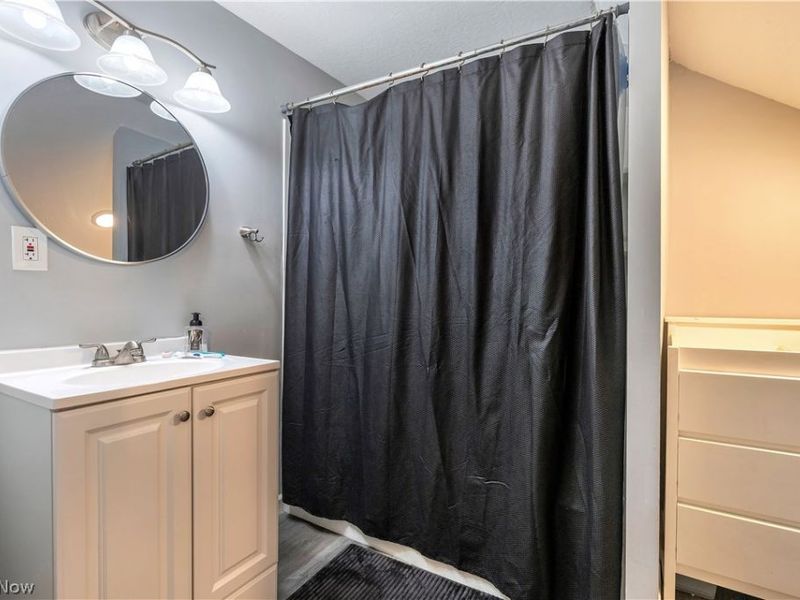 2235 20th Street NE, Canton, OH 44705 Photo 5