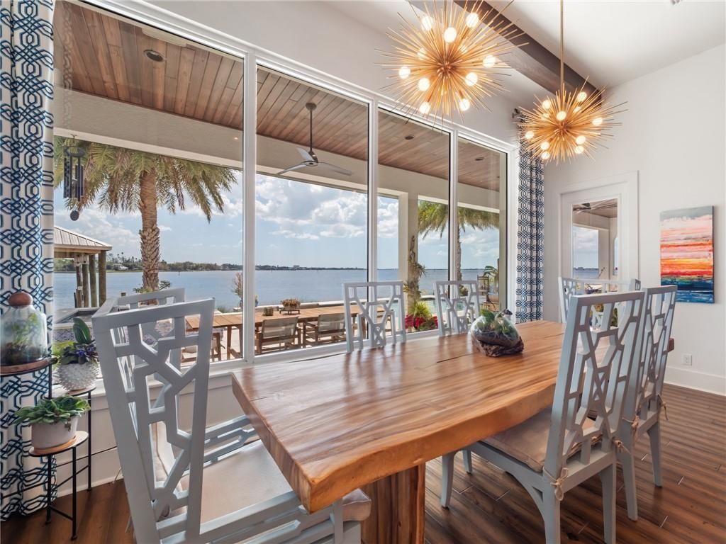 911 Aqua Ln, Fort Myers, FL 33919 Photo