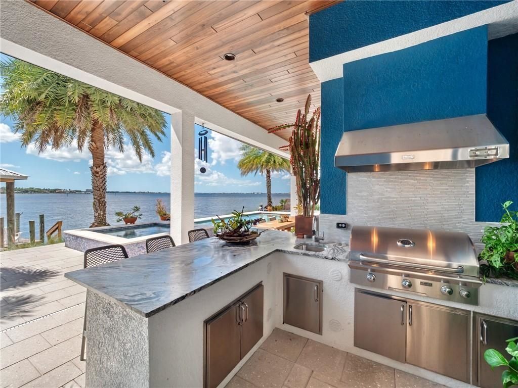 911 Aqua Ln, Fort Myers, FL 33919 Photo