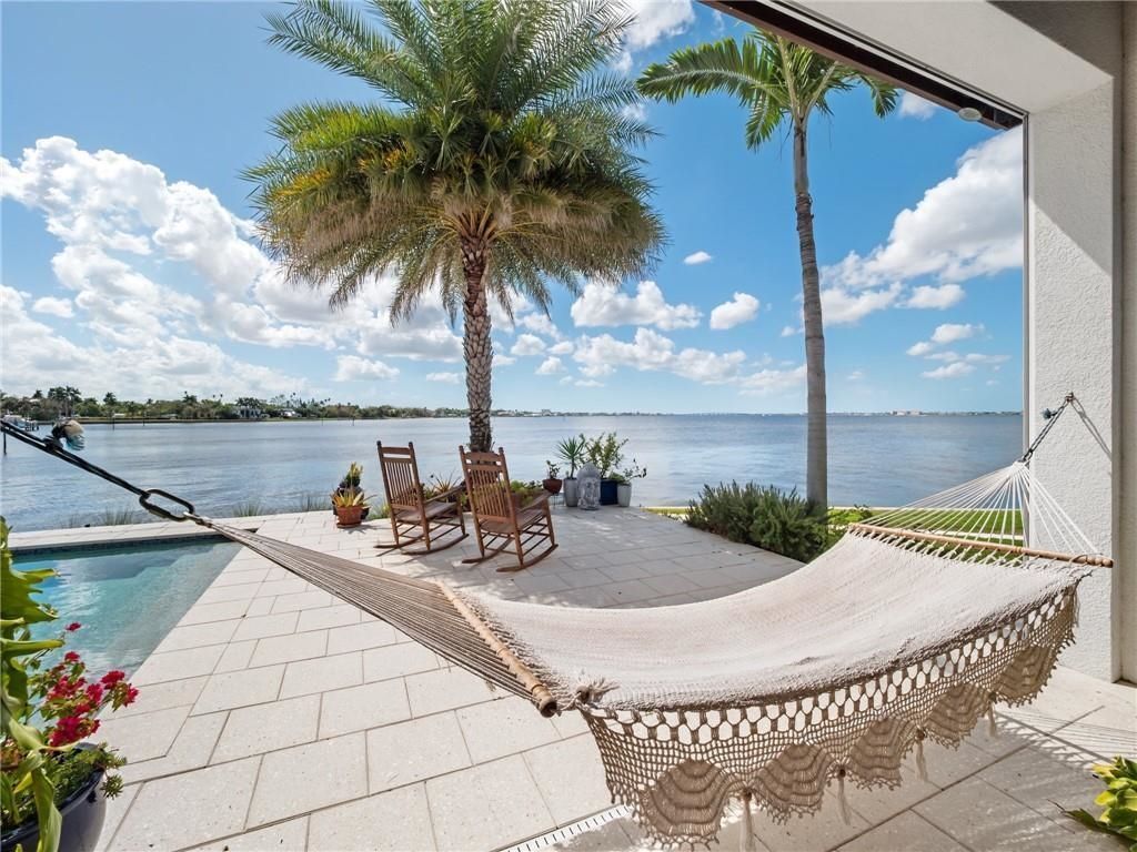 911 Aqua Ln, Fort Myers, FL 33919 Photo