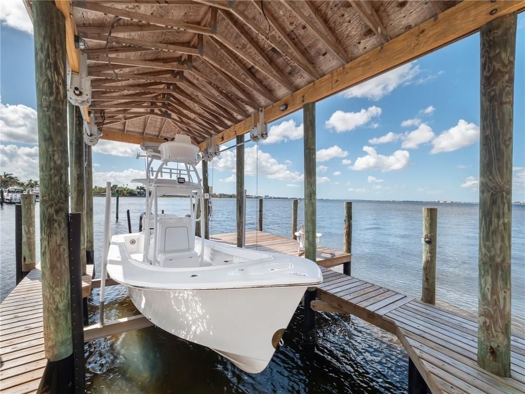 911 Aqua Ln, Fort Myers, FL 33919 Photo