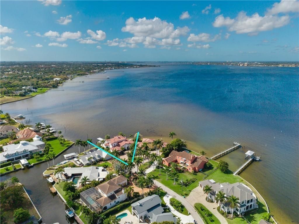 911 Aqua Ln, Fort Myers, FL 33919 Photo