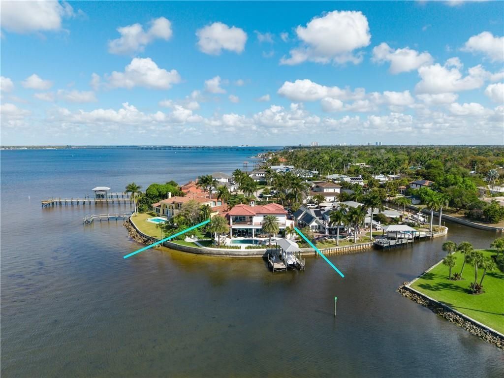 911 Aqua Ln, Fort Myers, FL 33919 Photo