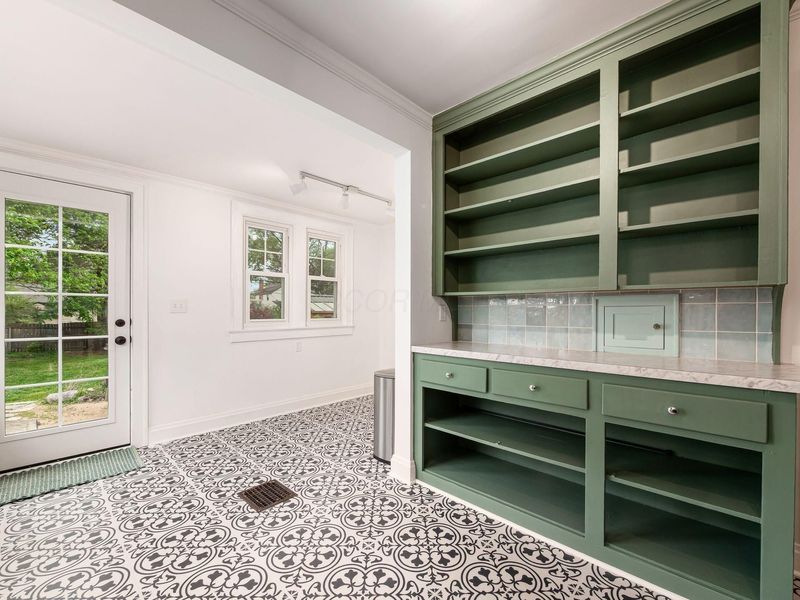 510 Midgard Road, Columbus, OH 43202 Photo 12