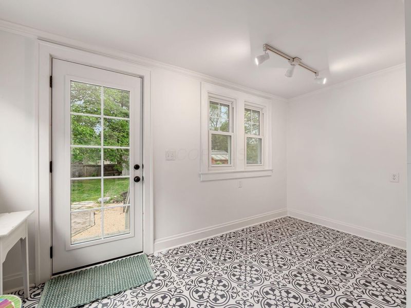 510 Midgard Road, Columbus, OH 43202 Photo 14