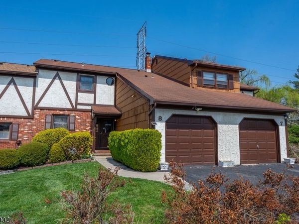 8 Sherbone Pl, Sayreville, NJ 08872