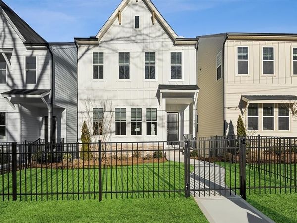 787 Auguste Avenue, Scottdale, GA 30079