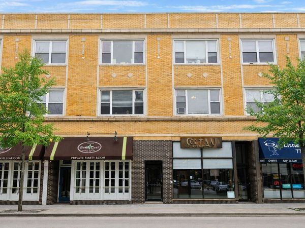 2461 N Clark Street , Unit 3, Chicago, IL 60614