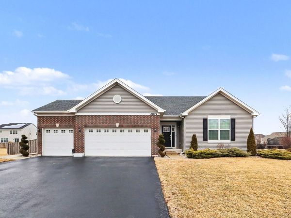 2077 Hearthstone Avenue , Yorkville, IL 60560