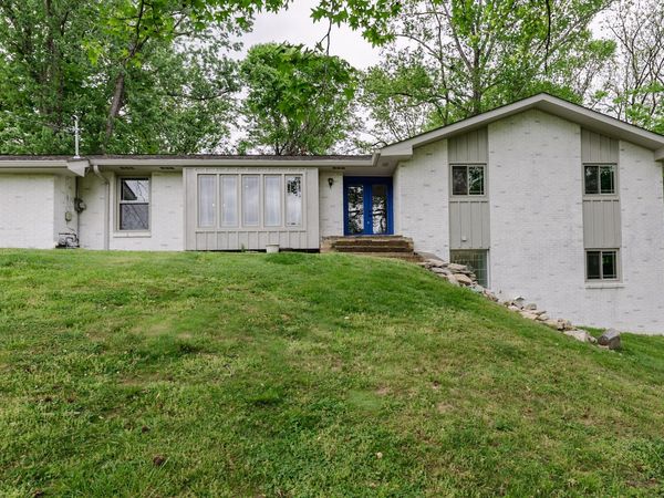 537 Indian Lake Rd, Hendersonville, TN 37075