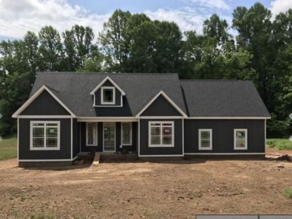 1521 Liberty Rd, Charlotte, TN 37036