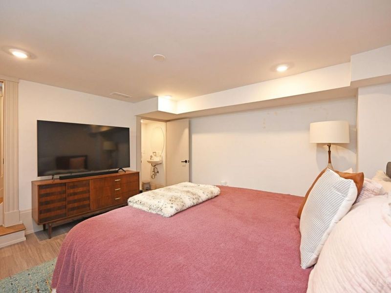 1921 Vine Street, Cincinnati, OH 45202 Photo 30