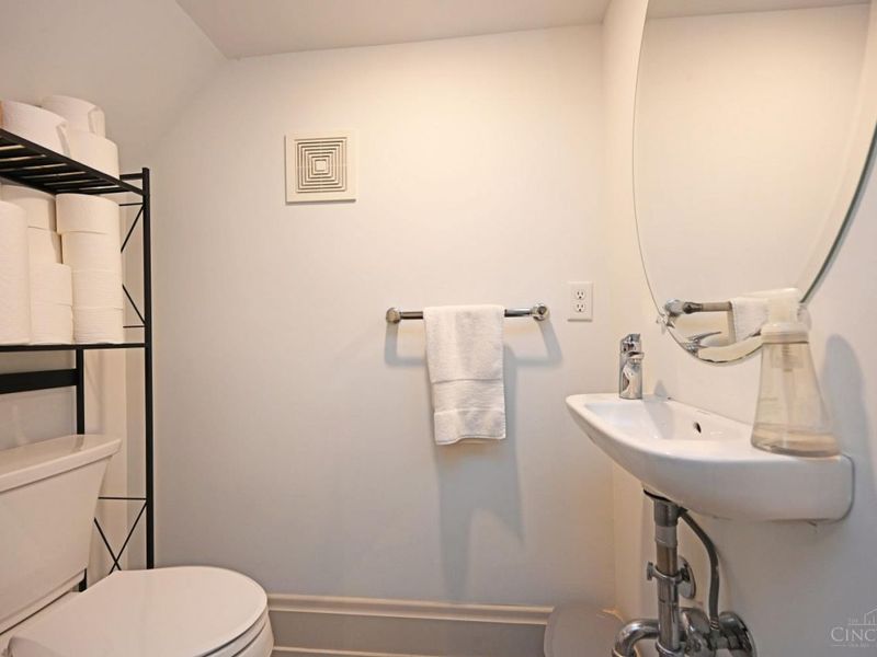 1921 Vine Street, Cincinnati, OH 45202 Photo 31