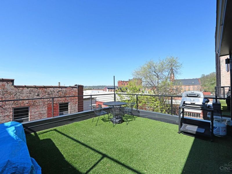 1921 Vine Street, Cincinnati, OH 45202 Photo 38