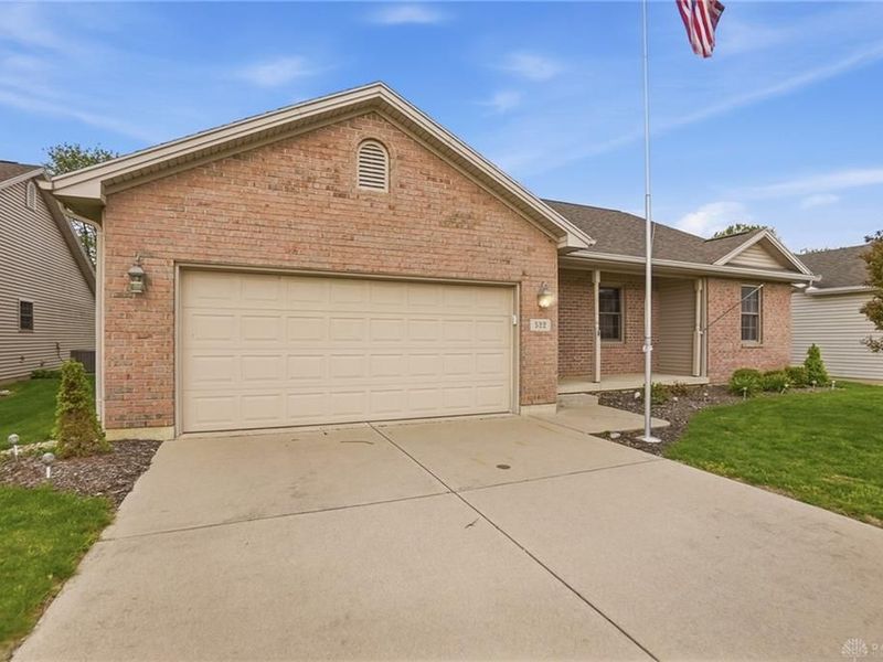 522 Northpoint Court, Troy, OH 45373 Photo 2