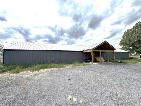 216 W Linden St, Hickory Ridge, AR 72347