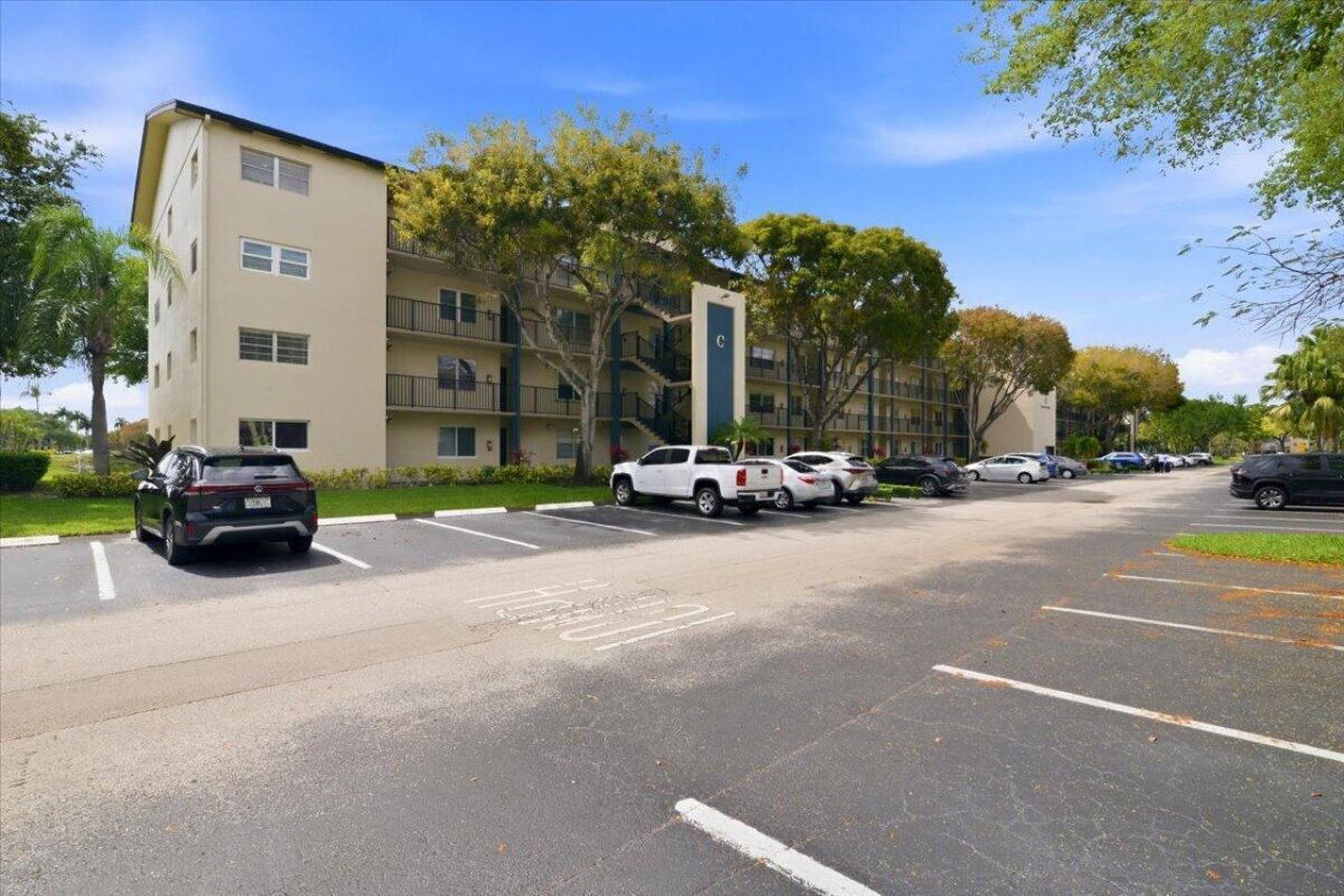 700 SW 128th Avenue, Unit 310c, Pembroke Pines, FL 33027 Photo