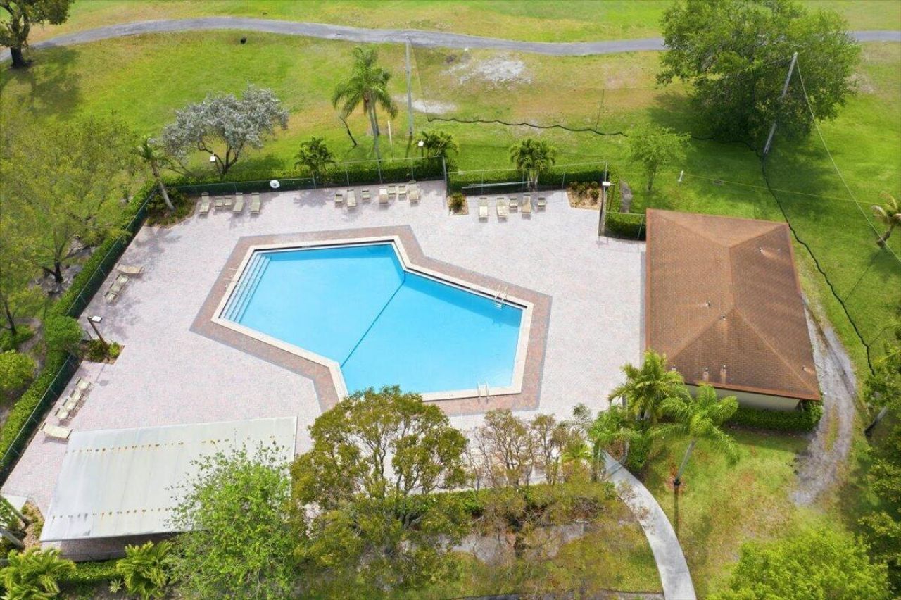 700 SW 128th Avenue, Unit 310c, Pembroke Pines, FL 33027 Photo