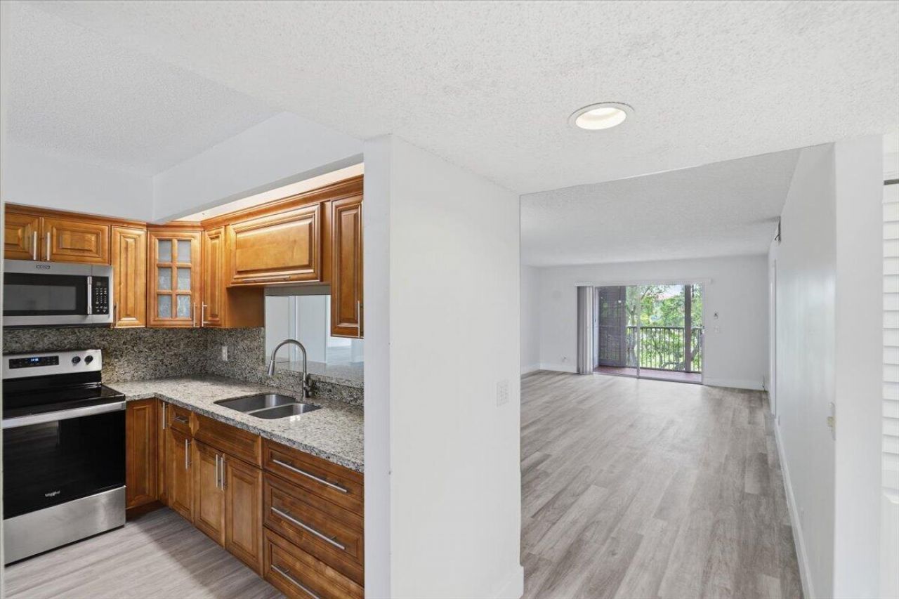 700 SW 128th Avenue, Unit 310c, Pembroke Pines, FL 33027 Photo