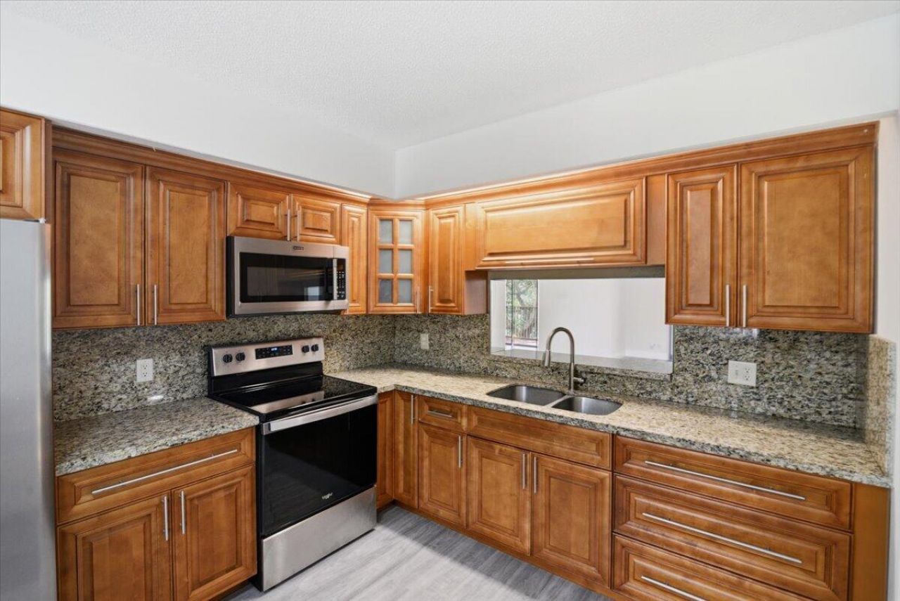 700 SW 128th Avenue, Unit 310c, Pembroke Pines, FL 33027 Photo