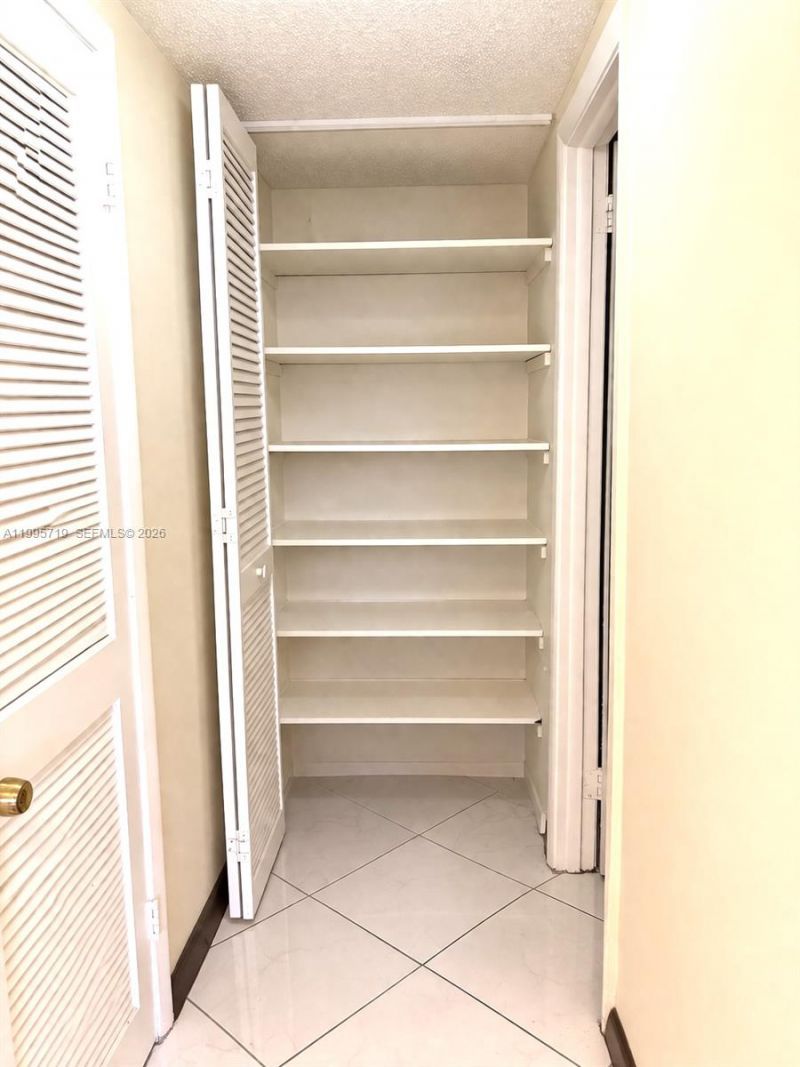 230 174th St, Unit 2404, Sunny Isles Beach, FL 33160 Photo