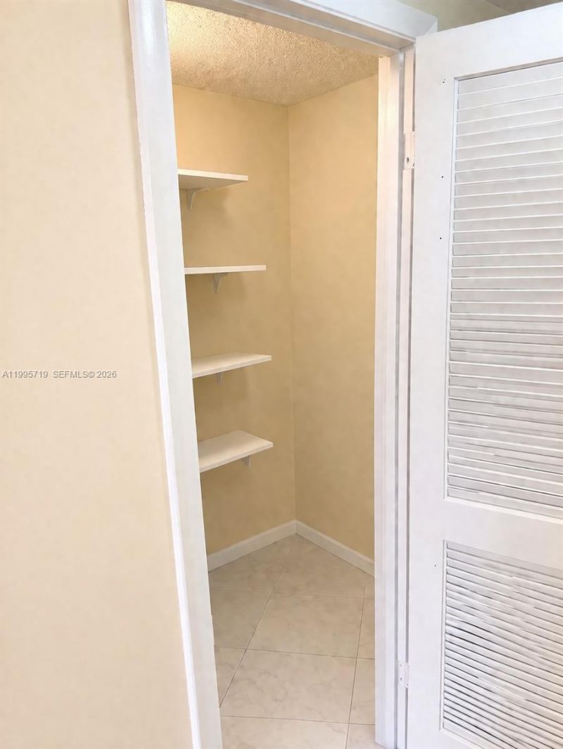 230 174th St, Unit 2404, Sunny Isles Beach, FL 33160 Photo