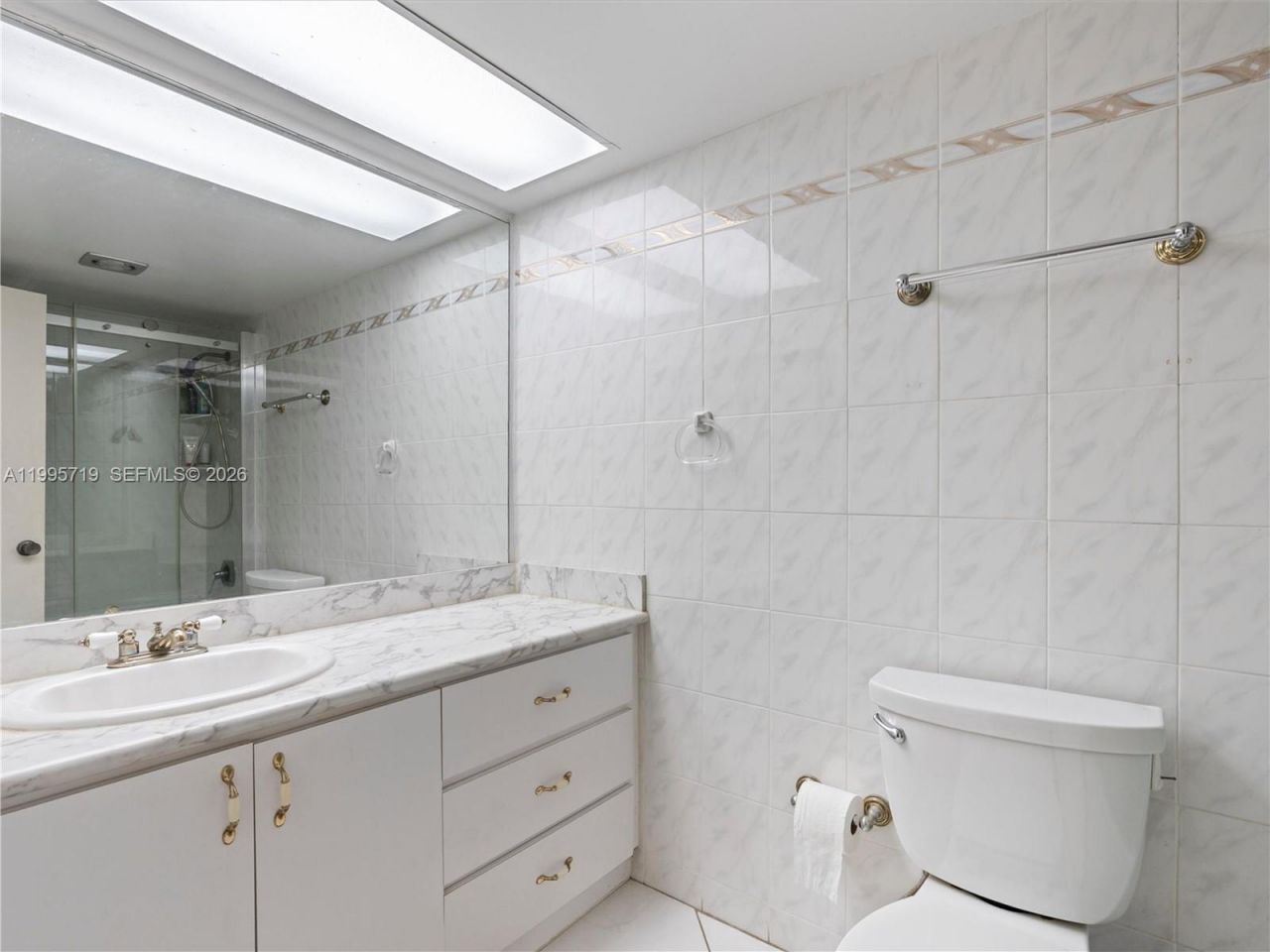 230 174th St, Unit 2404, Sunny Isles Beach, FL 33160 Photo