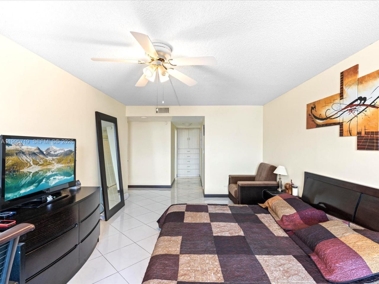 230 174th St, Unit 2404, Sunny Isles Beach, FL 33160 Photo