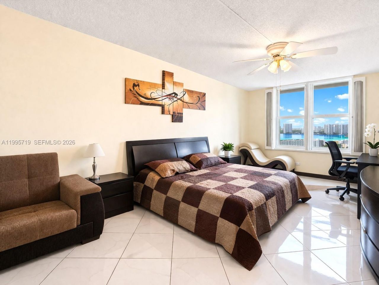 230 174th St, Unit 2404, Sunny Isles Beach, FL 33160 Photo