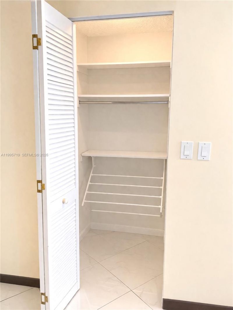 230 174th St, Unit 2404, Sunny Isles Beach, FL 33160 Photo