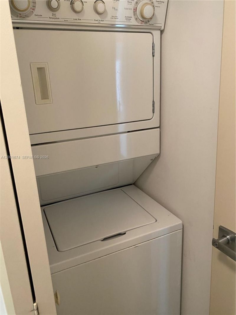 170 SE 14th St, Unit 2807, Miami, FL 33131 Photo