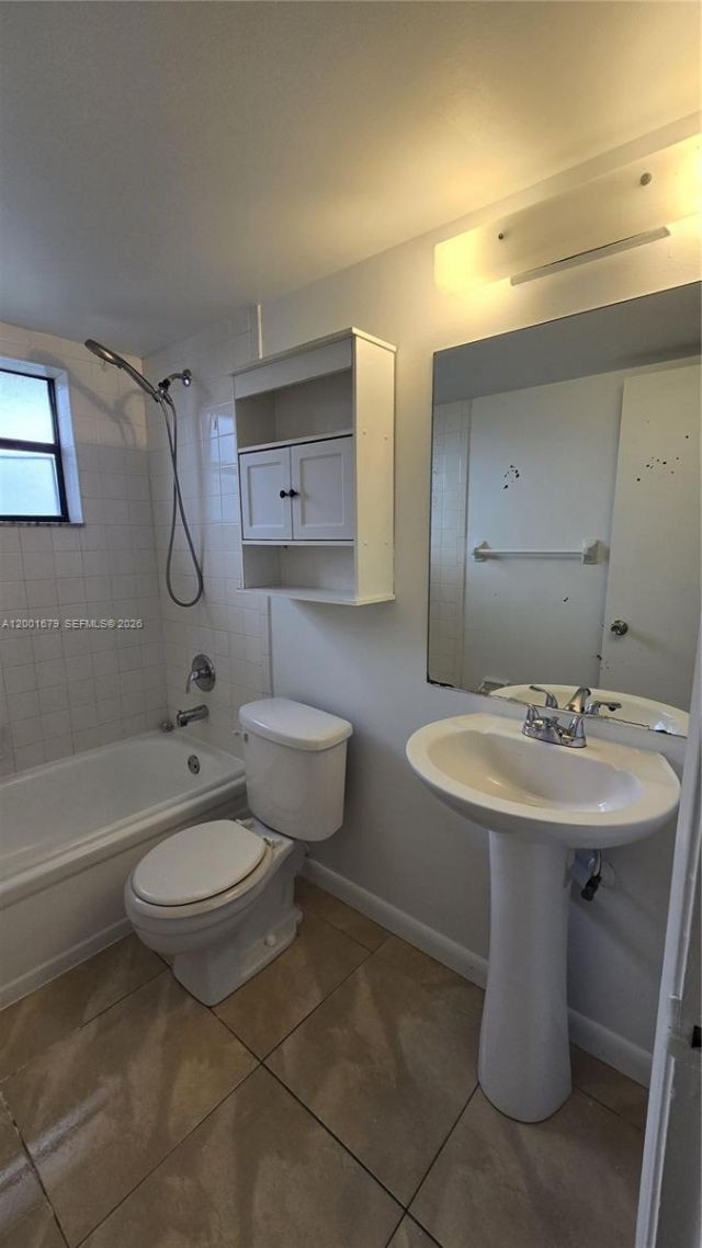 2605 W 67th Pl, Unit 23-10, Hialeah, FL 33016 Photo