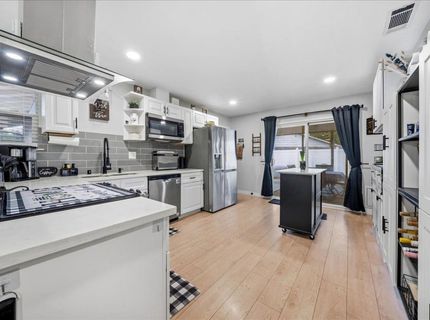 6945 Black Duck Way, Sacramento, CA 95842 Photo