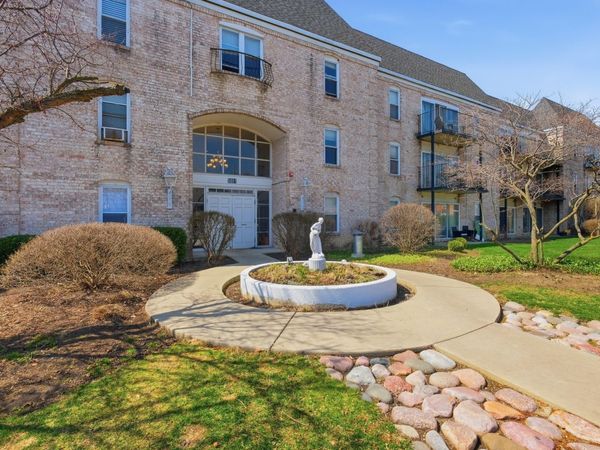 5001 Carriage Way Drive , Unit 116, Rolling Meadows, IL 60008