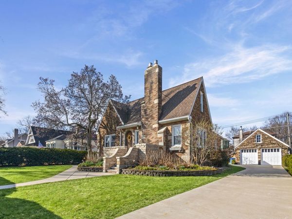 664 Burton Avenue , Highland Park, IL 60035