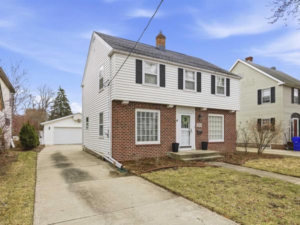 1820 N SUPERIOR STREET, Appleton, WI 54911