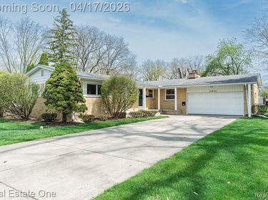 25822 Acacia Street, Southfield, MI 48033